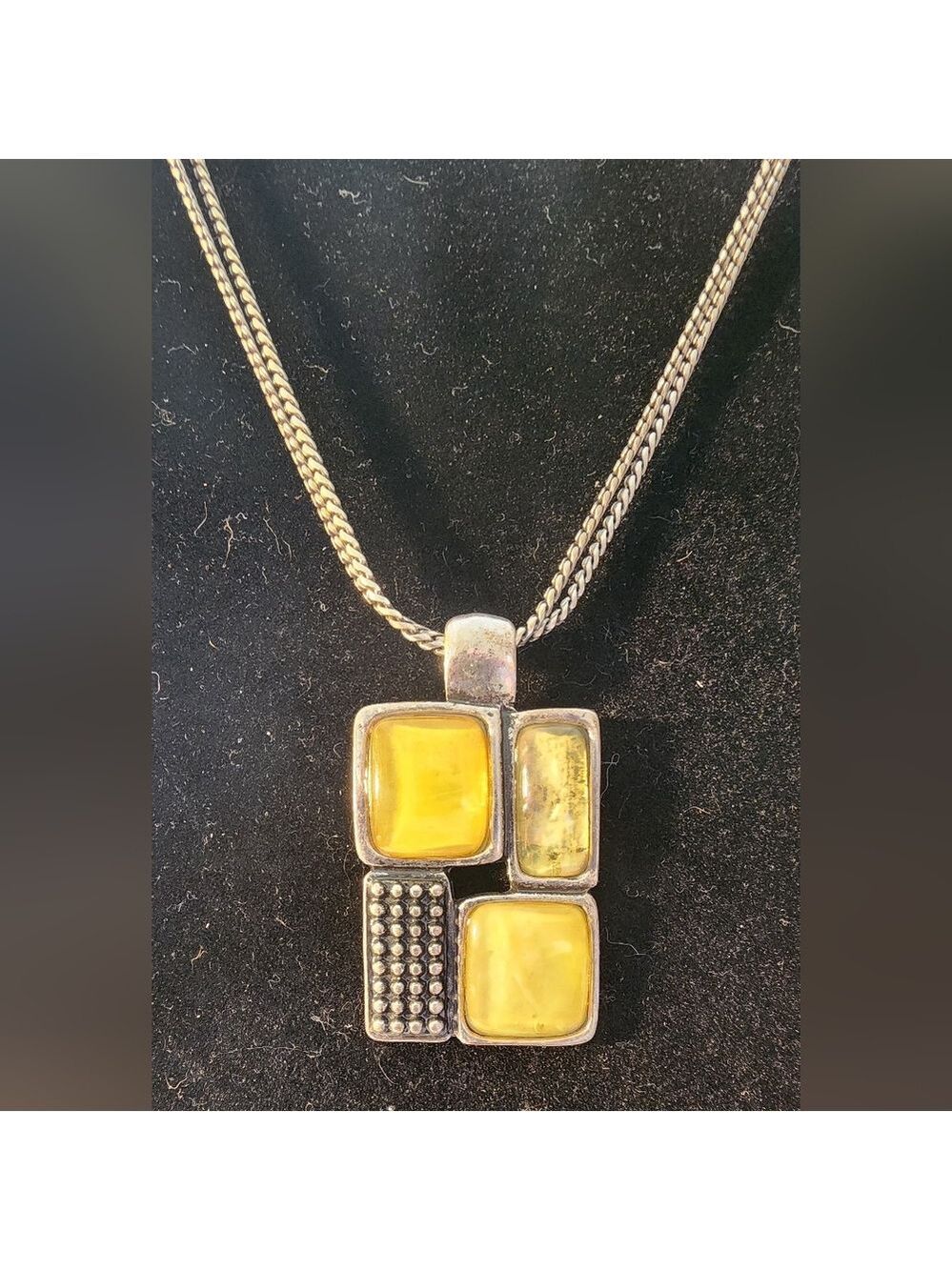 Laura Ashley Modernist Yellow Glass Pendant Necklace 16"+3" Silver-Tone Chain - Picture 3 of 7